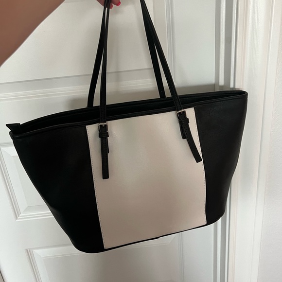 Purse - Picture 4 of 4